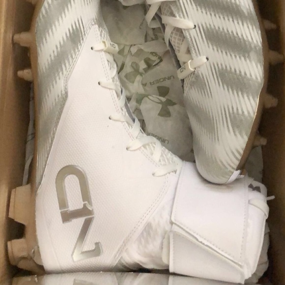 Under armor cleats - Picture 2 of 4